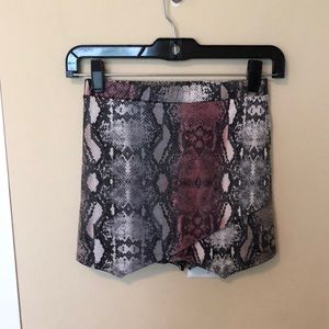 Blue Blush pink & grey snake pattern skort sz S